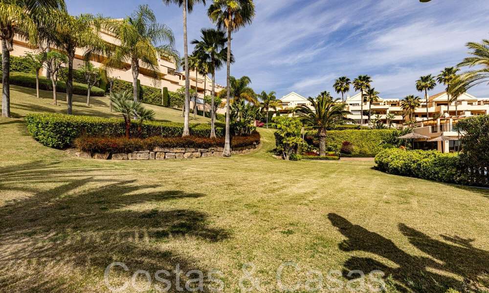Listo para entrar a vivir, apartamento de lujo completamente reformado con vistas panorámicas al mar Mediterráneo en venta en Benahavis - Marbella 67232