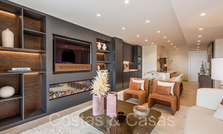 Apartamento de lujo reformado de alta calidad en venta en un complejo en primera línea de playa en la Nueva Milla de Oro, Marbella - Estepona 67249 
