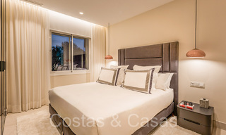 Apartamento de lujo reformado de alta calidad en venta en un complejo en primera línea de playa en la Nueva Milla de Oro, Marbella - Estepona 67262 