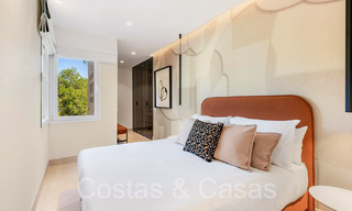 Lujoso apartamento reformado en venta en un complejo en primera línea de playa con vistas al mar en la Nueva Milla de Oro, Marbella - Estepona 67295 