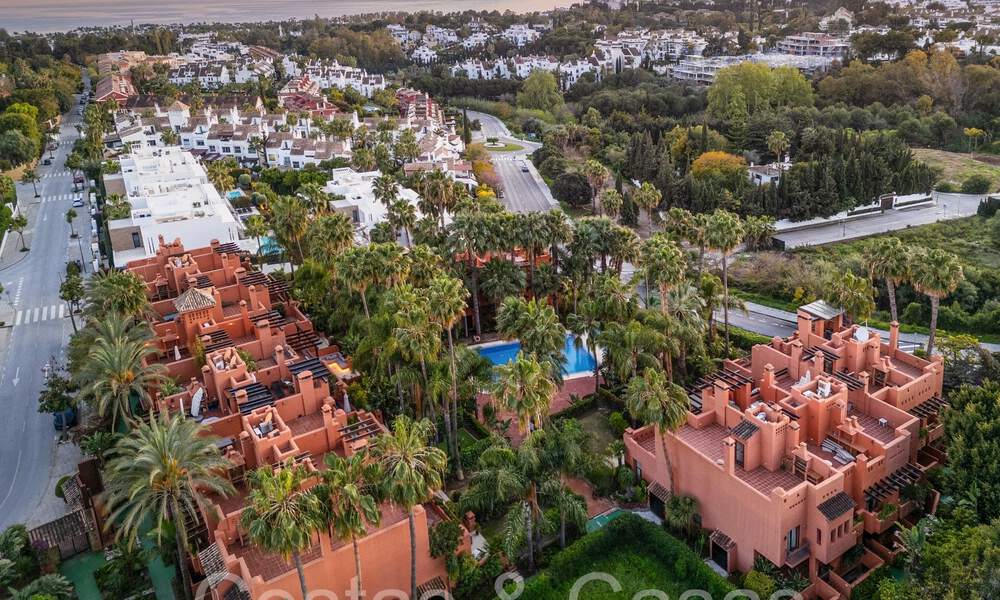Impresionante casa adosada mediterránea en venta en una urbanización segura y de gran prestigio en la Milla de Oro de Marbella 67340