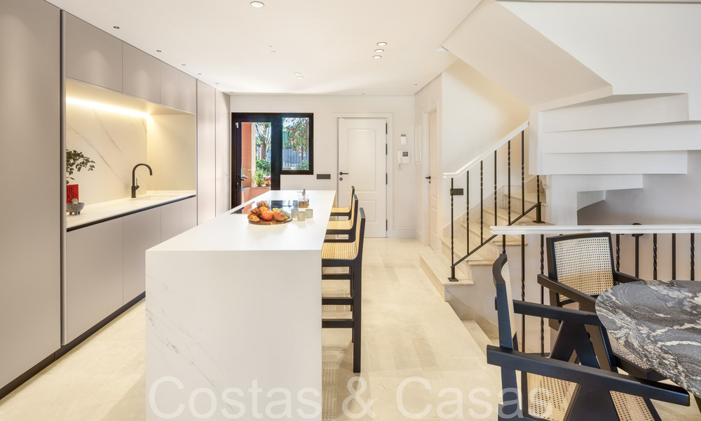 Impresionante casa adosada mediterránea en venta en una urbanización segura y de gran prestigio en la Milla de Oro de Marbella 67341