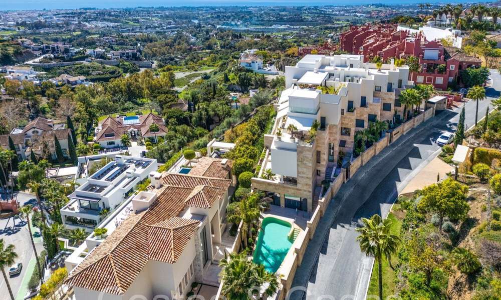 Lujoso apartamento dúplex con vistas panorámicas al mar en venta en Benahavis - Marbella 67359