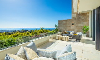 Lujoso apartamento dúplex con vistas panorámicas al mar en venta en Benahavis - Marbella 67362 