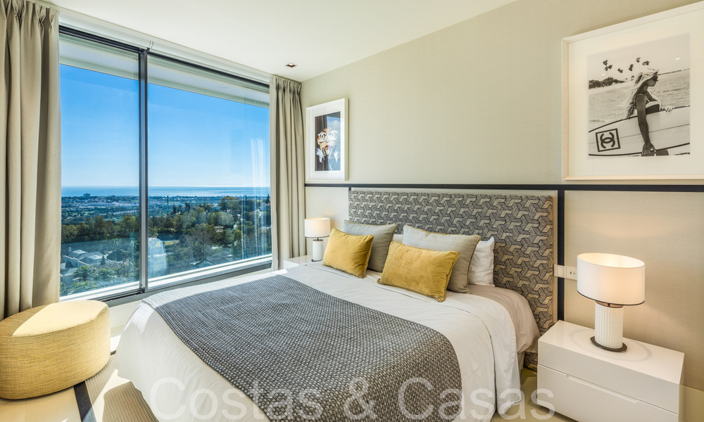 Lujoso apartamento dúplex con vistas panorámicas al mar en venta en Benahavis - Marbella 67367