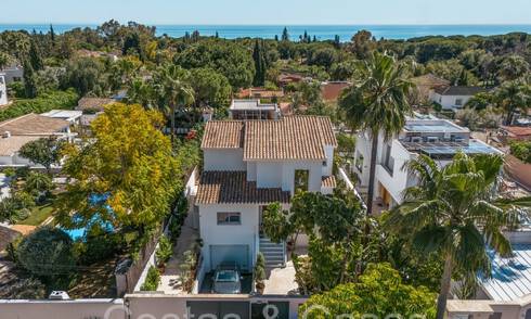 Villa mediterránea con un interior contemporáneo en venta en la Milla de Oro de Marbella 67377