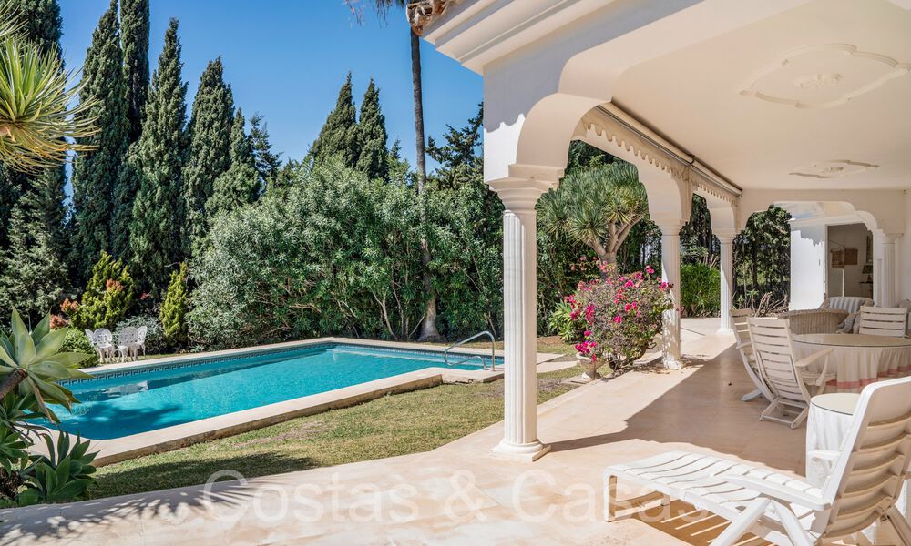 Villa de lujo con encanto andaluz en venta en una urbanización privilegiada cerca de los campos de golf en Marbella - Benahavis 67607