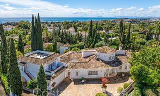 Villa de lujo con encanto andaluz en venta en una urbanización privilegiada cerca de los campos de golf en Marbella - Benahavis 67609 