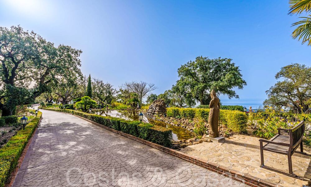 Gran finca andaluza en venta en una parcela elevada de 5 hectáreas en las colinas del este de Marbella 67536