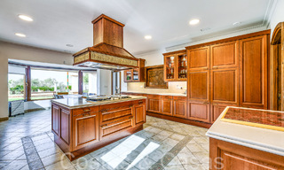 Gran finca andaluza en venta en una parcela elevada de 5 hectáreas en las colinas del este de Marbella 67544 