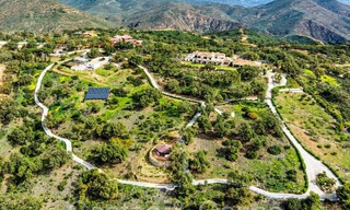 Gran finca andaluza en venta en una parcela elevada de 5 hectáreas en las colinas del este de Marbella 67546 