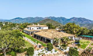 Gran finca andaluza en venta en una parcela elevada de 5 hectáreas en las colinas del este de Marbella 67549 