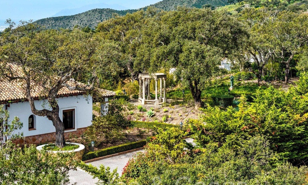 Gran finca andaluza en venta en una parcela elevada de 5 hectáreas en las colinas del este de Marbella 67561