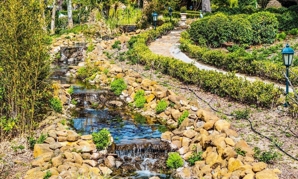 Gran finca andaluza en venta en una parcela elevada de 5 hectáreas en las colinas del este de Marbella 67571