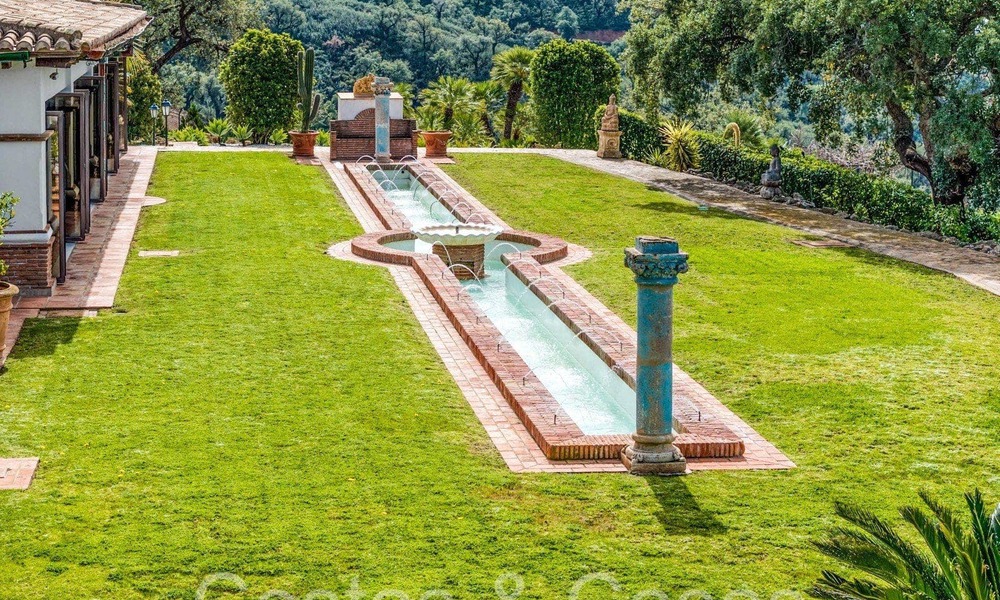 Gran finca andaluza en venta en una parcela elevada de 5 hectáreas en las colinas del este de Marbella 67577