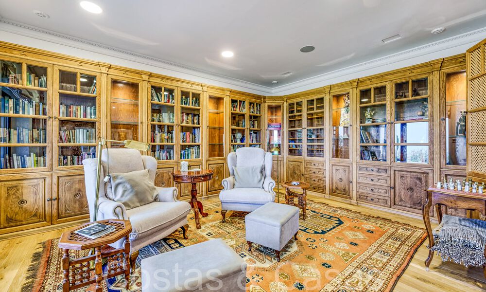 Gran finca andaluza en venta en una parcela elevada de 5 hectáreas en las colinas del este de Marbella 67580