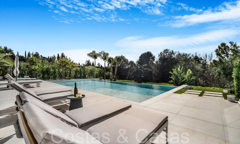 Villa modernista de lujo en venta en una exclusiva zona residencial cerrada en la Milla de Oro de Marbella 67630
