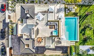 Villa modernista de lujo en venta en una exclusiva zona residencial cerrada en la Milla de Oro de Marbella 67631 