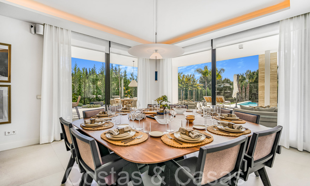 Villa modernista de lujo en venta en una exclusiva zona residencial cerrada en la Milla de Oro de Marbella 67670