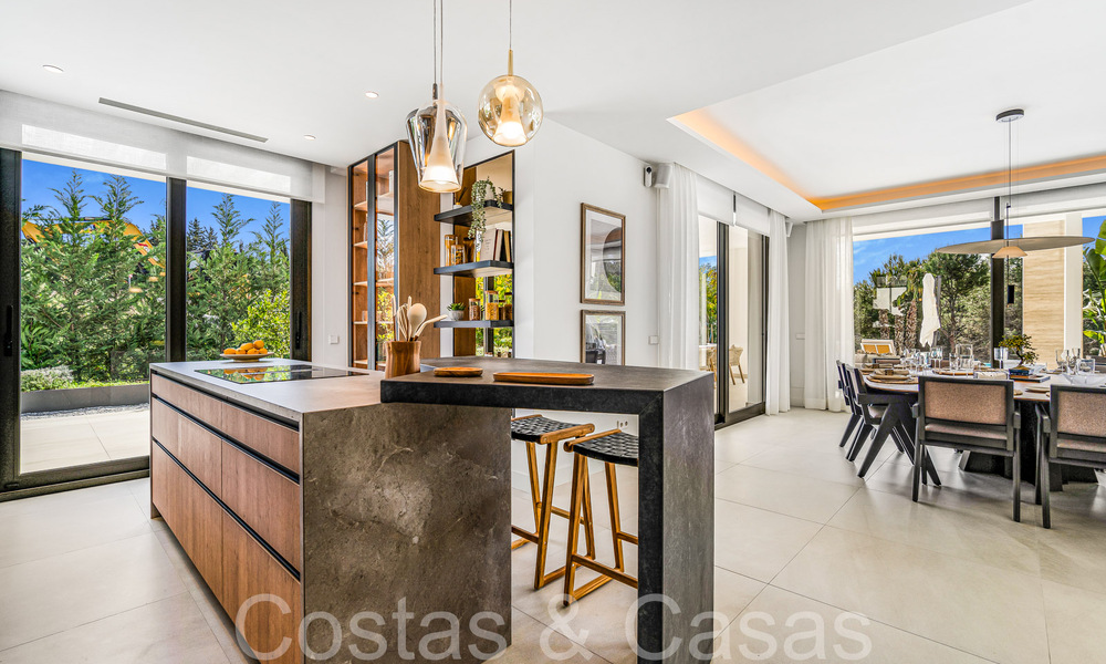 Villa modernista de lujo en venta en una exclusiva zona residencial cerrada en la Milla de Oro de Marbella 67673