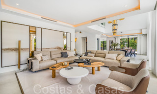 Villa modernista de lujo en venta en una exclusiva zona residencial cerrada en la Milla de Oro de Marbella 67679 