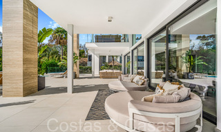 Villa modernista de lujo en venta en una exclusiva zona residencial cerrada en la Milla de Oro de Marbella 67683 