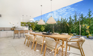 Villa modernista de lujo en venta en una exclusiva zona residencial cerrada en la Milla de Oro de Marbella 67684 