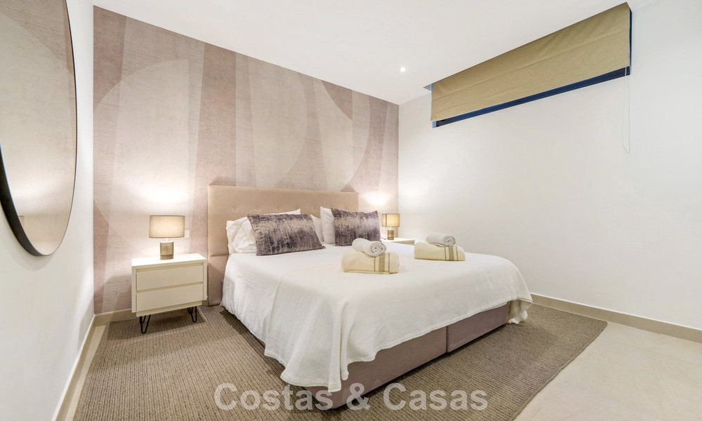 Villa modernista de lujo en venta en una exclusiva zona residencial cerrada en la Milla de Oro de Marbella 787628