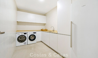 Villa modernista de lujo en venta en una exclusiva zona residencial cerrada en la Milla de Oro de Marbella 787629 