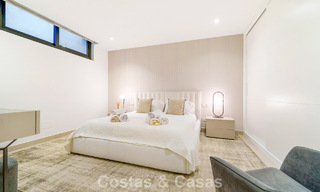 Villa modernista de lujo en venta en una exclusiva zona residencial cerrada en la Milla de Oro de Marbella 787630 