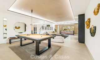 Villa modernista de lujo en venta en una exclusiva zona residencial cerrada en la Milla de Oro de Marbella 787632 