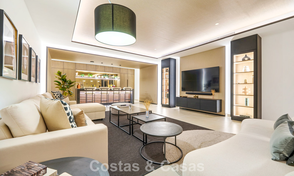 Villa modernista de lujo en venta en una exclusiva zona residencial cerrada en la Milla de Oro de Marbella 787633