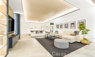 Villa modernista de lujo en venta en una exclusiva zona residencial cerrada en la Milla de Oro de Marbella 787634 