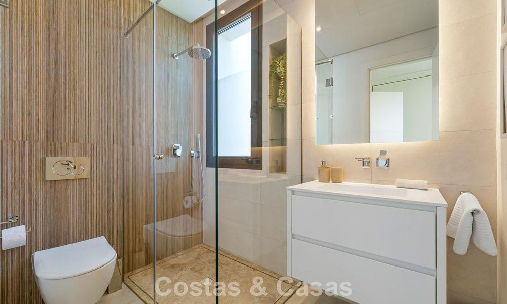 Villa modernista de lujo en venta en una exclusiva zona residencial cerrada en la Milla de Oro de Marbella 787639