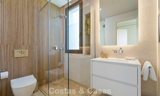 Villa modernista de lujo en venta en una exclusiva zona residencial cerrada en la Milla de Oro de Marbella 787639 