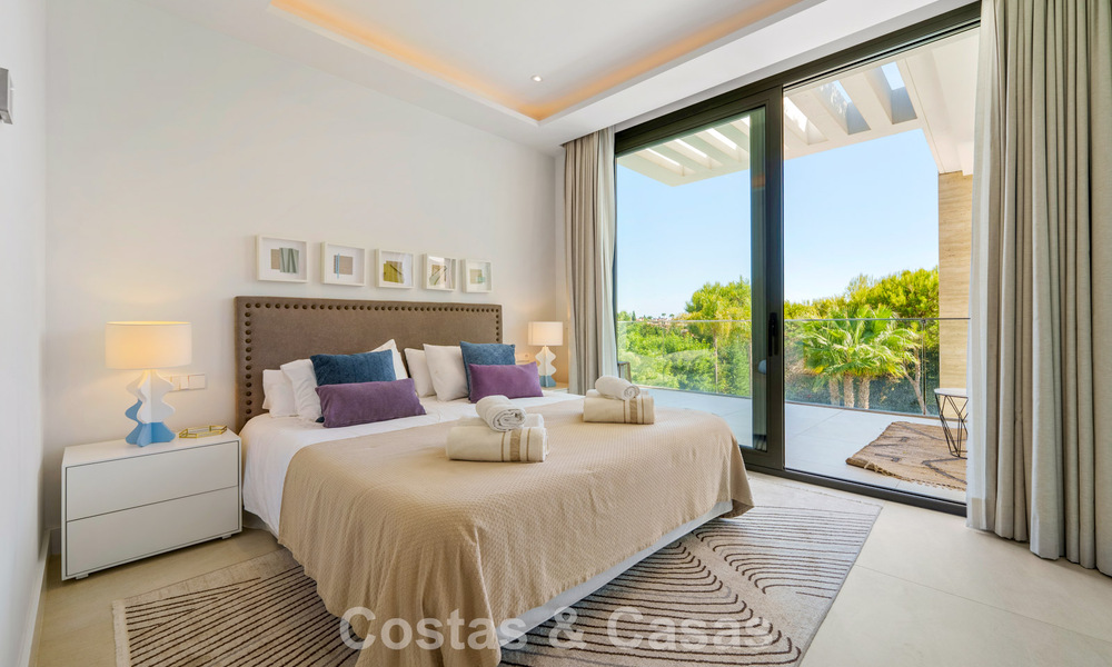 Villa modernista de lujo en venta en una exclusiva zona residencial cerrada en la Milla de Oro de Marbella 787640