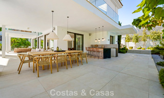 Villa modernista de lujo en venta en una exclusiva zona residencial cerrada en la Milla de Oro de Marbella 787651 