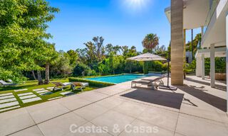 Villa modernista de lujo en venta en una exclusiva zona residencial cerrada en la Milla de Oro de Marbella 787652 