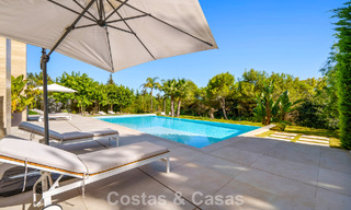 Villa modernista de lujo en venta en una exclusiva zona residencial cerrada en la Milla de Oro de Marbella 787655 