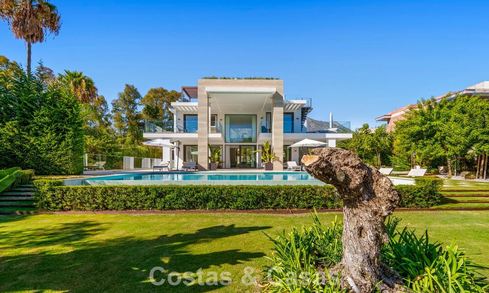 Villa modernista de lujo en venta en una exclusiva zona residencial cerrada en la Milla de Oro de Marbella 787656