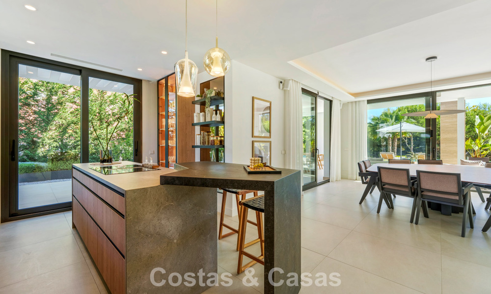 Villa modernista de lujo en venta en una exclusiva zona residencial cerrada en la Milla de Oro de Marbella 787660