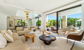 Villa modernista de lujo en venta en una exclusiva zona residencial cerrada en la Milla de Oro de Marbella 787664 