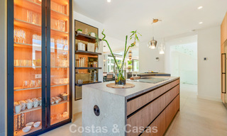 Villa modernista de lujo en venta en una exclusiva zona residencial cerrada en la Milla de Oro de Marbella 787669 