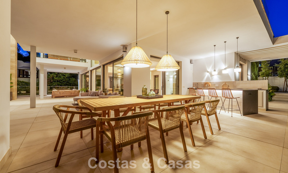 Villa modernista de lujo en venta en una exclusiva zona residencial cerrada en la Milla de Oro de Marbella 787678