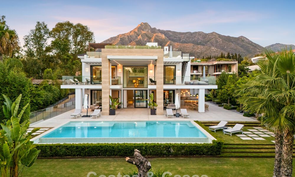 Villa modernista de lujo en venta en una exclusiva zona residencial cerrada en la Milla de Oro de Marbella 787680