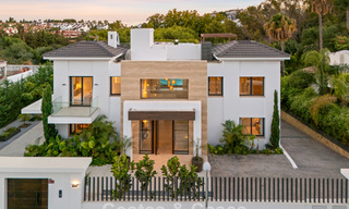 Villa modernista de lujo en venta en una exclusiva zona residencial cerrada en la Milla de Oro de Marbella 787683 