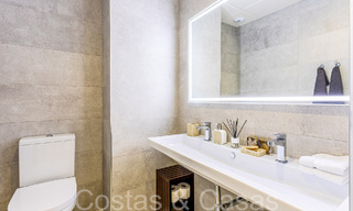 Listo para entrar a vivir, espacioso ático con vistas panorámicas al mar en venta en las colinas de Estepona, cerca del centro 67505 