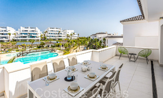 Listo para entrar a vivir, espacioso ático con vistas panorámicas al mar en venta en las colinas de Estepona, cerca del centro 67517 