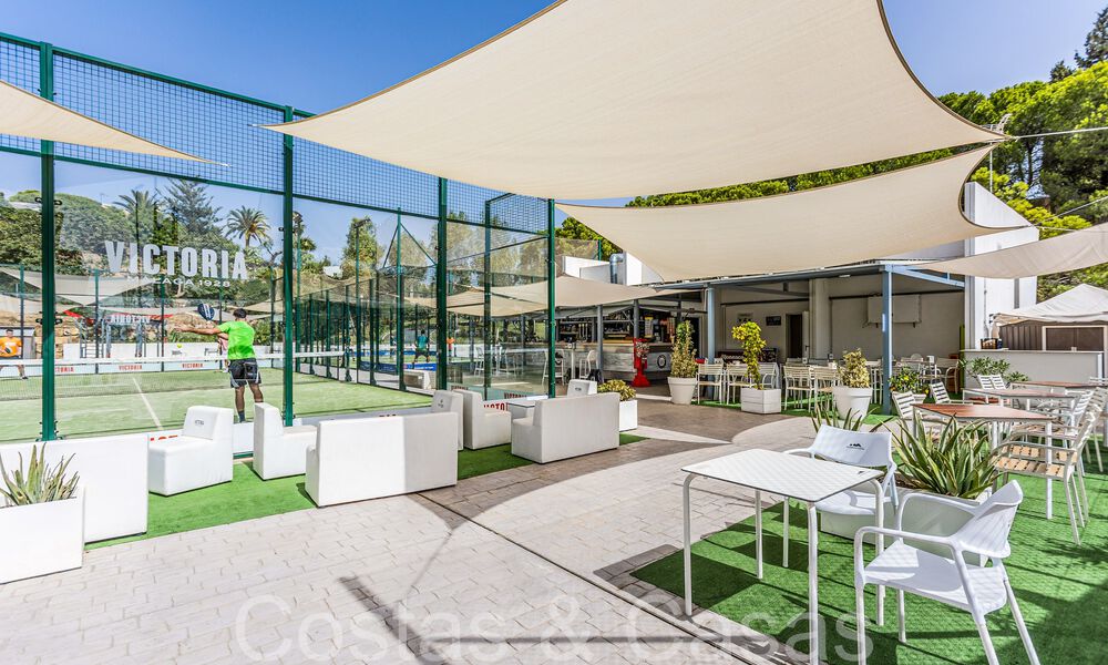 Listo para entrar a vivir, espacioso ático con vistas panorámicas al mar en venta en las colinas de Estepona, cerca del centro 67518