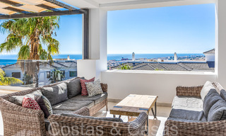 Listo para entrar a vivir, espacioso ático con vistas panorámicas al mar en venta en las colinas de Estepona, cerca del centro 67535 